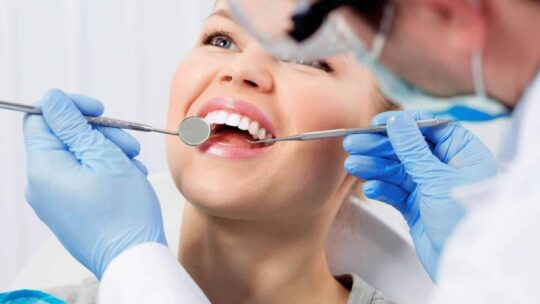 Traitement et correction du mal alignement dentaire